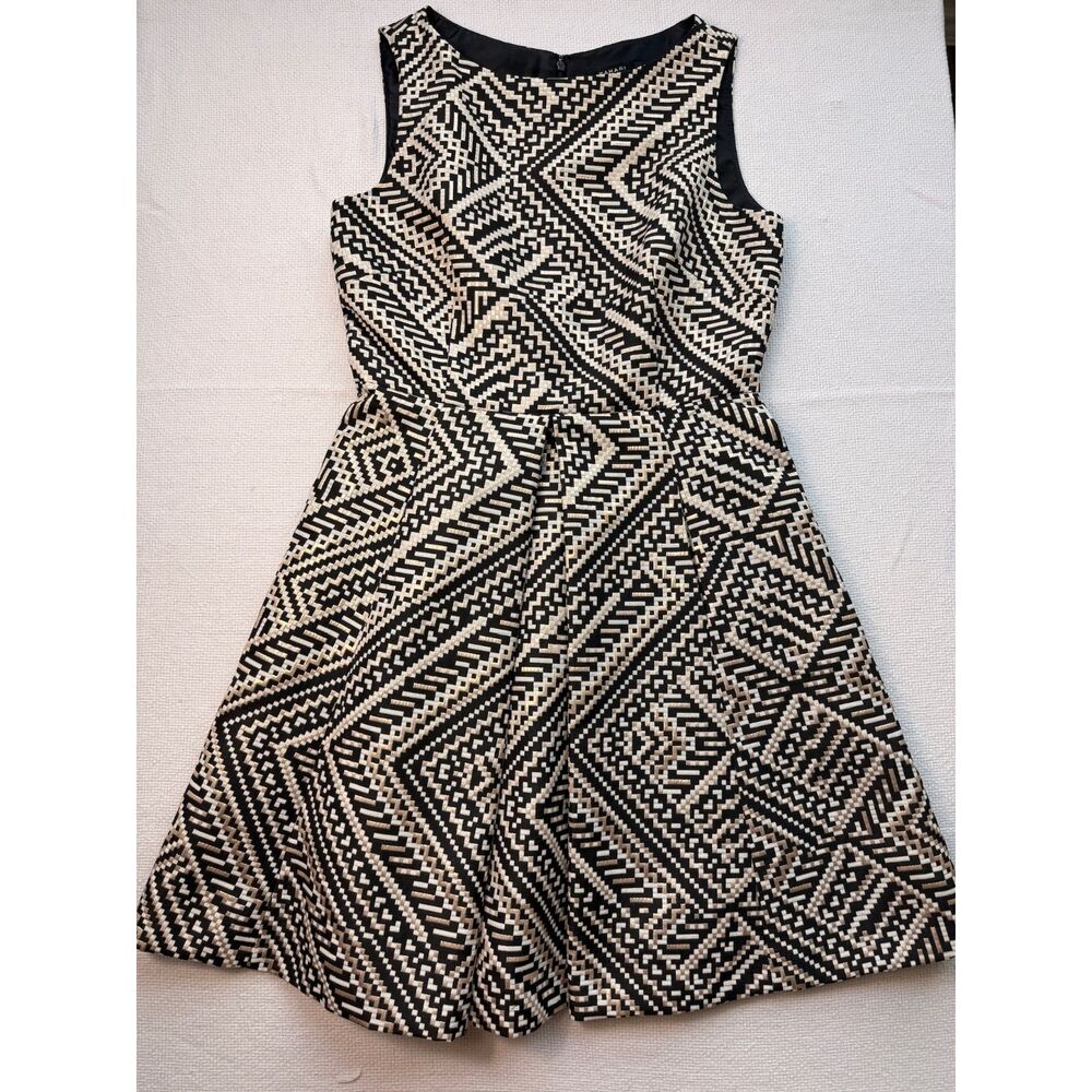 Tahari Fit & Flare Geometric Dress size 8 formal dinner classy Holiday Elegant